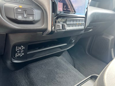 2025 RAM 2500 Tradesman Crew Cab 4x4 6'4' Box