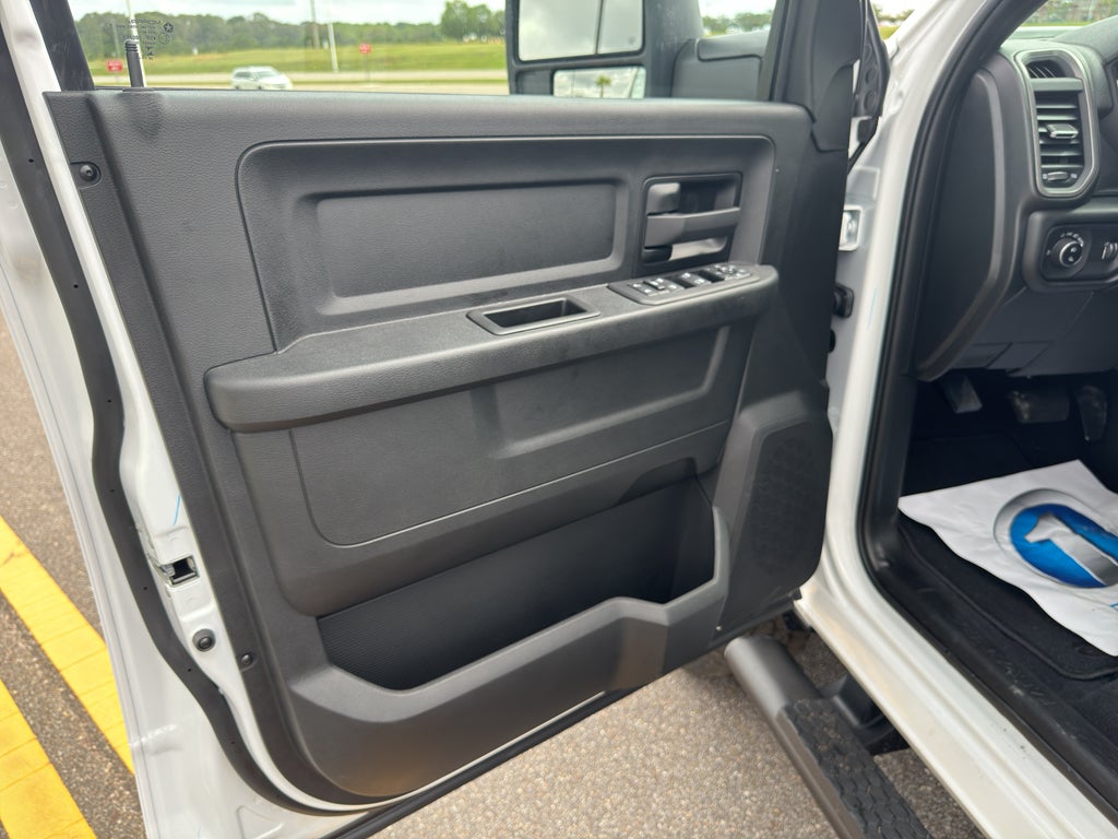 2026 RAM 2500 RAM 2500 BLACK EXPRESS CREW CAB 4X4 6'4' BOX