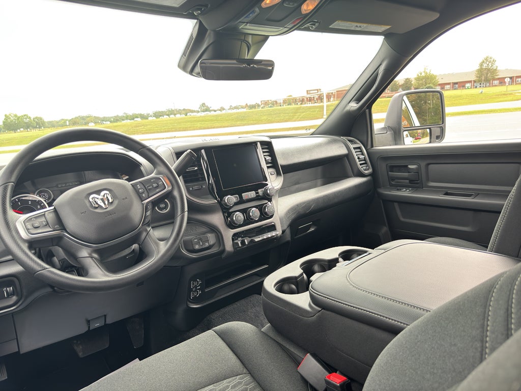 2026 RAM 2500 RAM 2500 BLACK EXPRESS CREW CAB 4X4 6'4' BOX