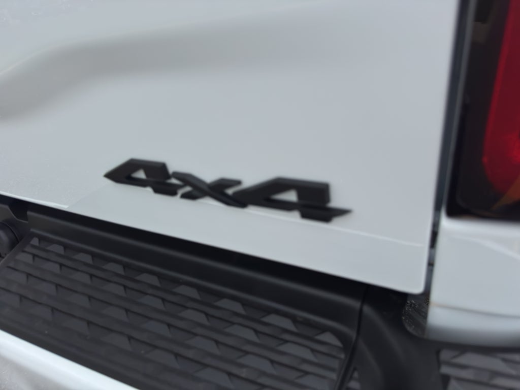 2026 RAM 2500 RAM 2500 BLACK EXPRESS CREW CAB 4X4 6'4' BOX