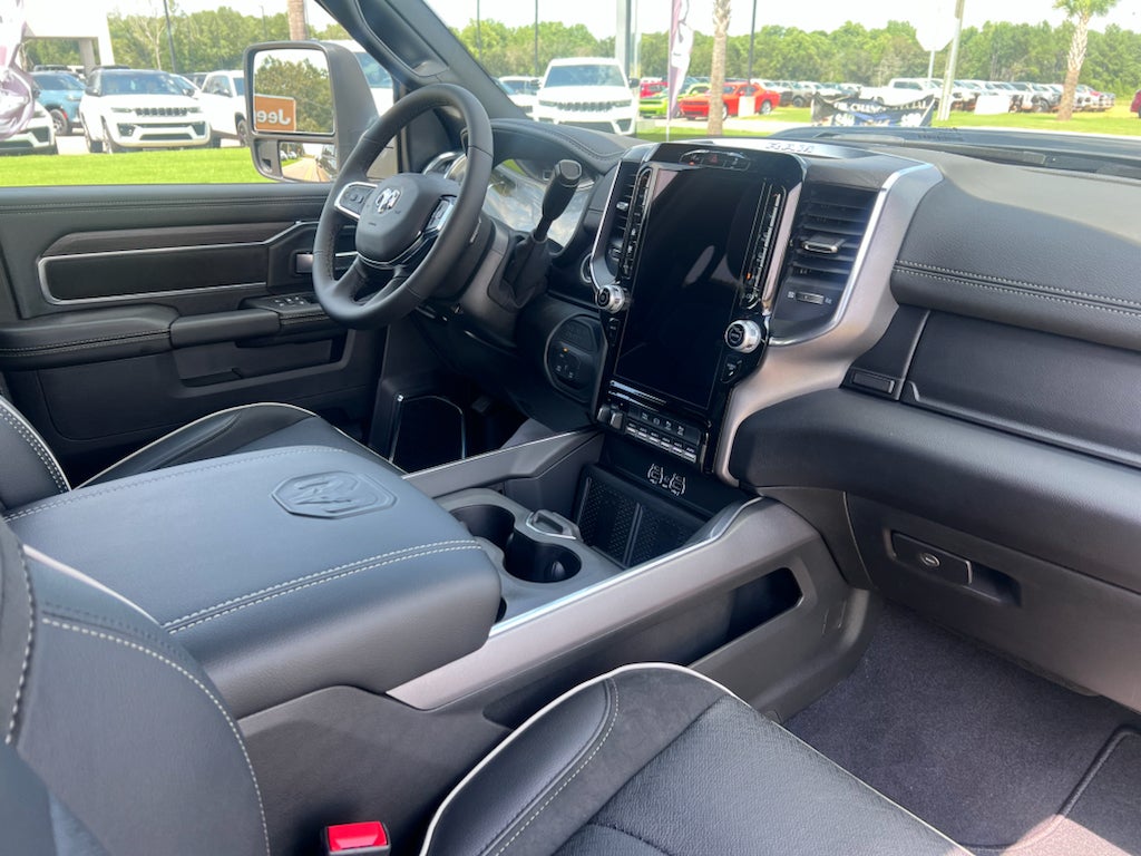 2026 RAM 2500 RAM 2500 LARAMIE MEGA CAB 4X4 6'4' BOX