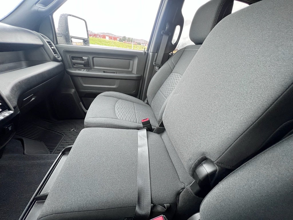 2026 RAM 3500 RAM 3500 TRADESMAN CREW CAB 4X4 8' BOX