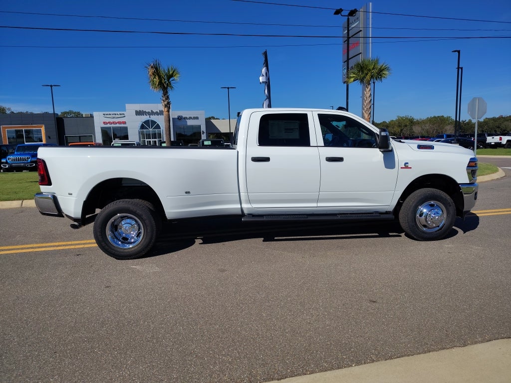 2026 RAM 3500 RAM 3500 TRADESMAN CREW CAB 4X4 8' BOX