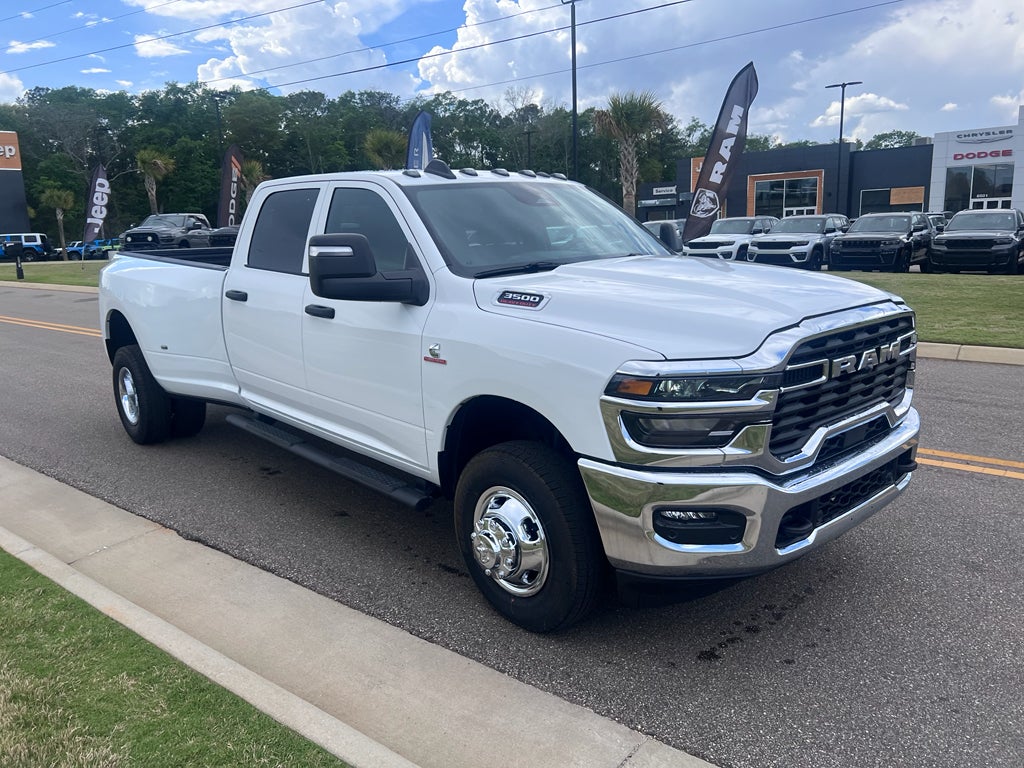 2026 RAM 3500 RAM 3500 TRADESMAN CREW CAB 4X4 8' BOX
