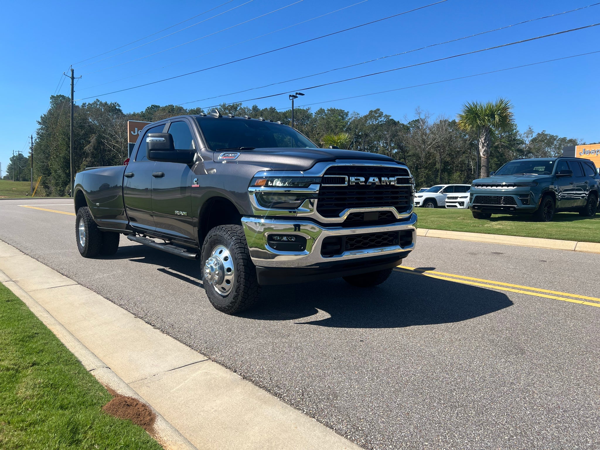 2025 RAM 3500 Big Horn Crew Cab 4x4 8' Box