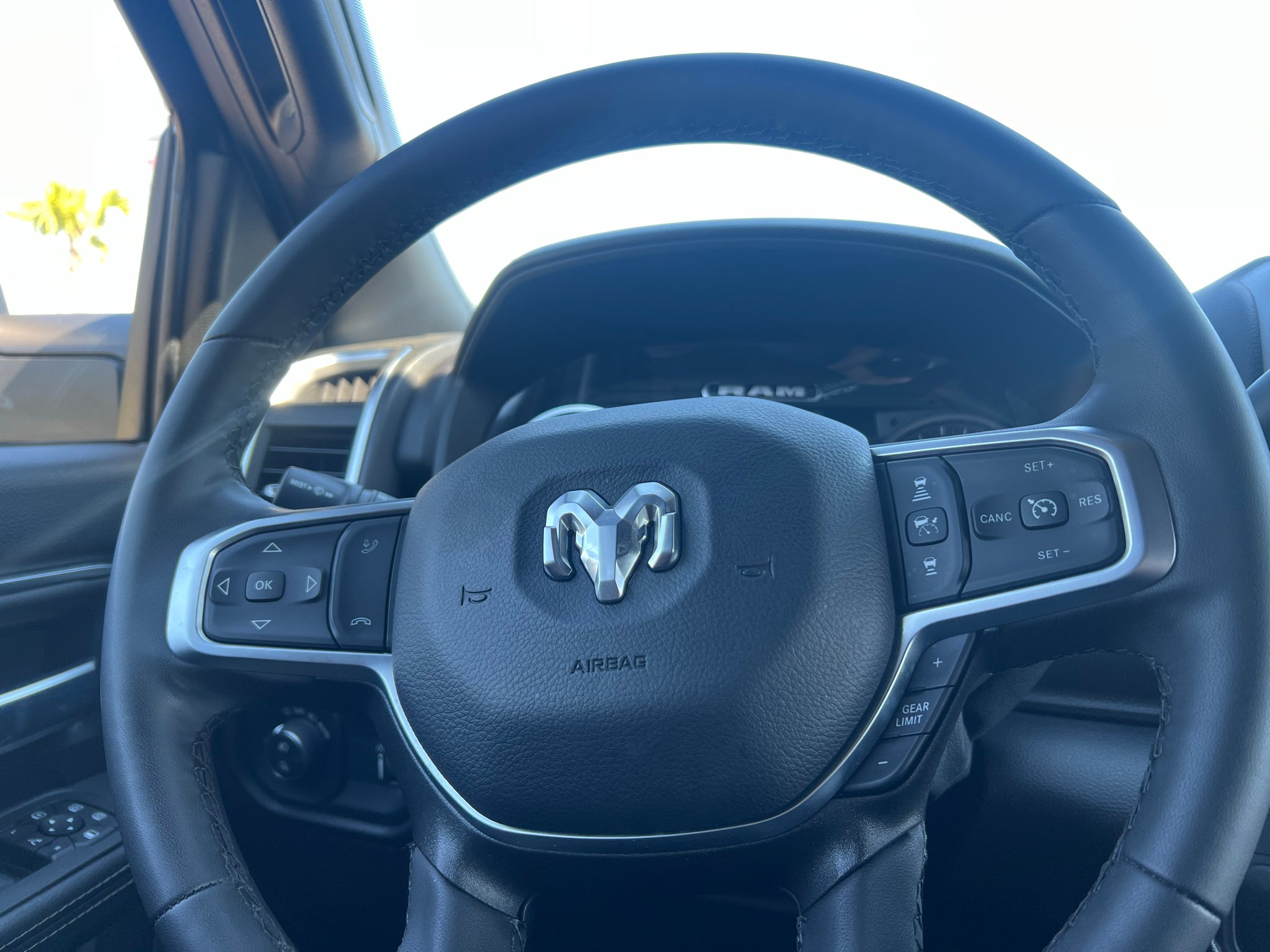 2025 RAM 3500 Big Horn Crew Cab 4x4 8' Box