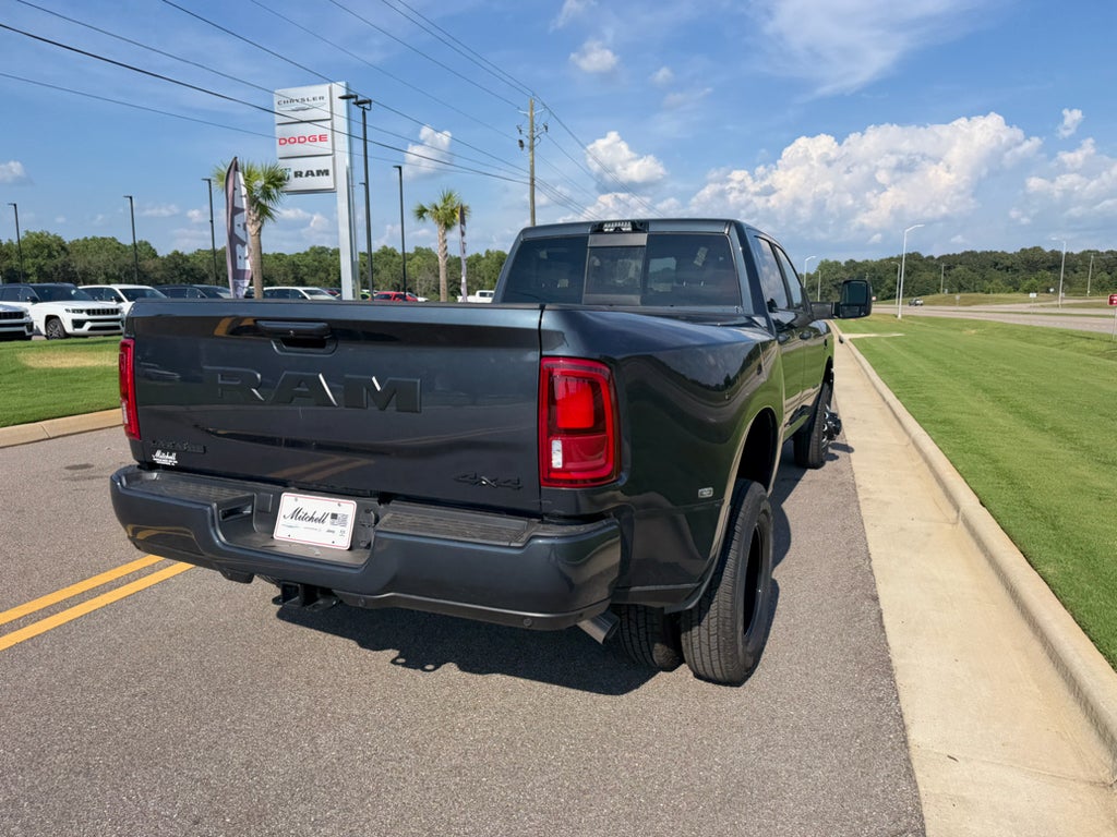 2026 RAM 3500 RAM 3500 LARAMIE CREW CAB 4X4 8' BOX