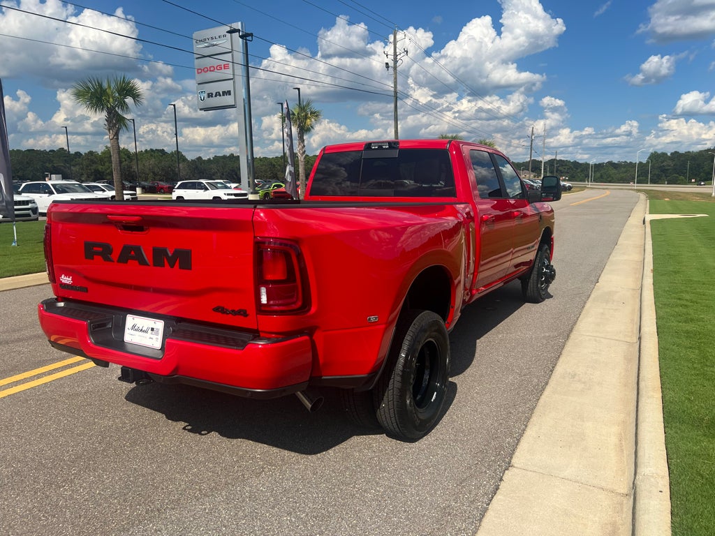 2026 RAM 3500 RAM 3500 LARAMIE CREW CAB 4X4 8' BOX