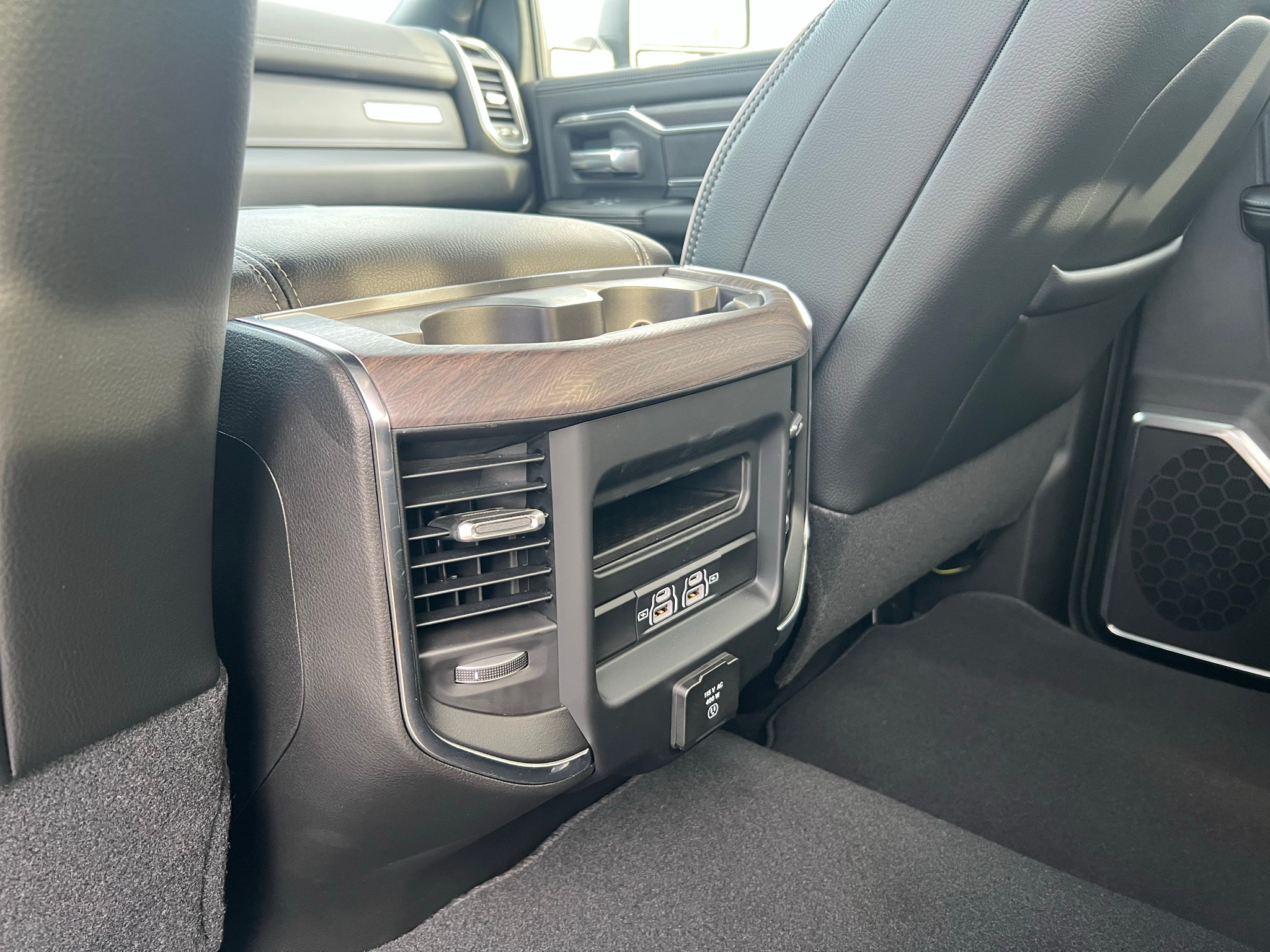 2026 RAM 3500 RAM 3500 LARAMIE CREW CAB 4X4 8' BOX