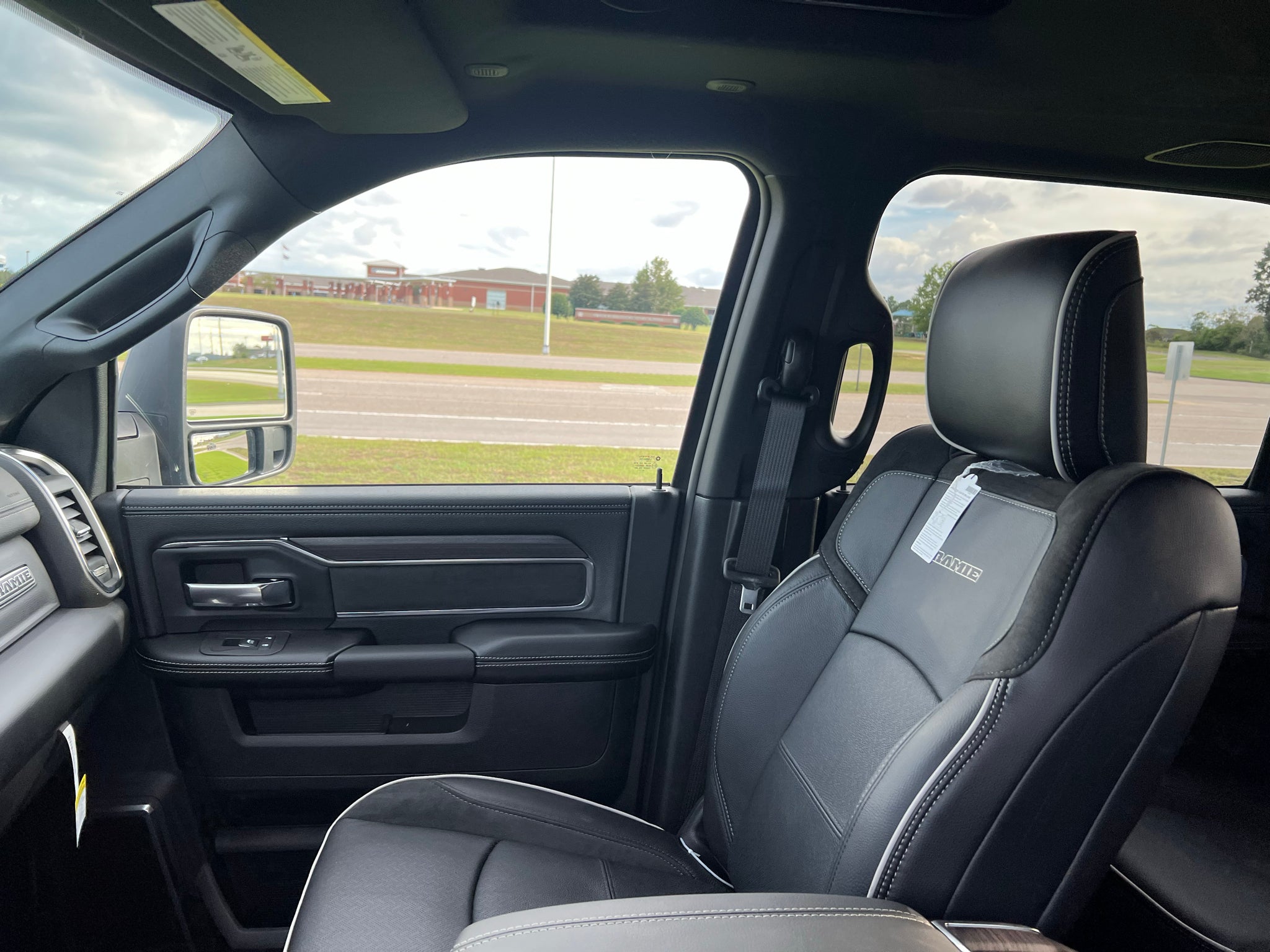 2026 RAM 3500 RAM 3500 LARAMIE CREW CAB 4X4 8' BOX
