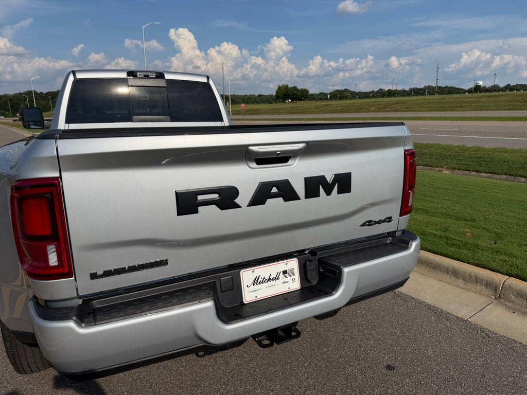 2026 RAM 3500 RAM 3500 LARAMIE CREW CAB 4X4 8' BOX