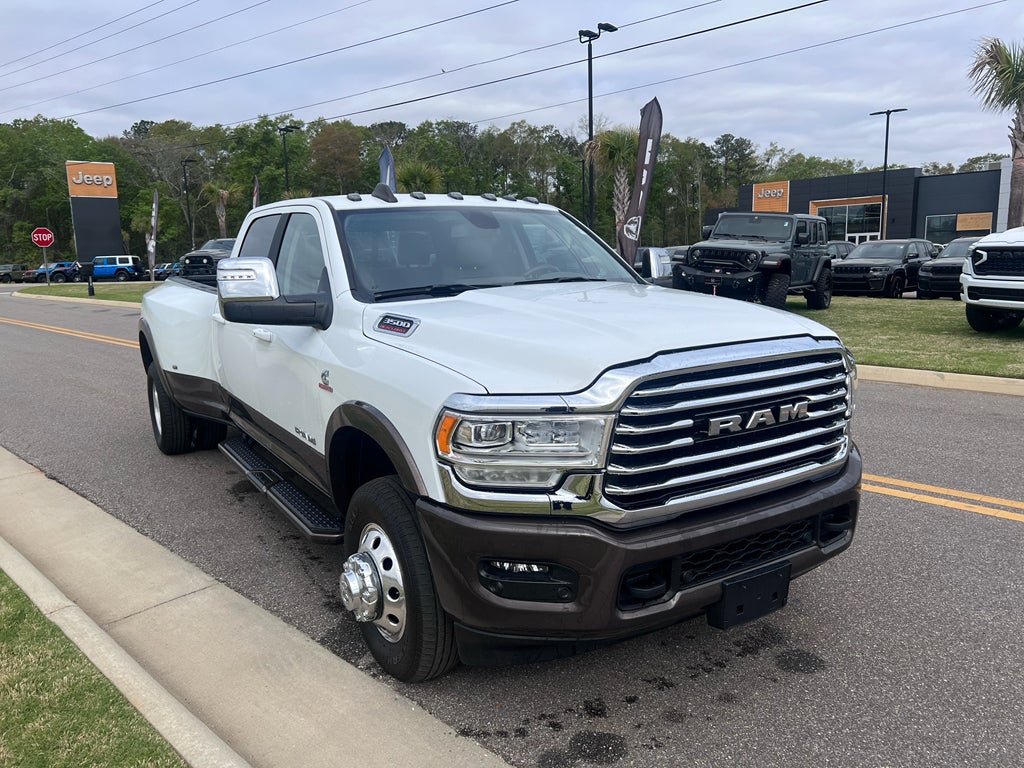 2024 RAM 3500 Limited Longhorn Crew Cab 4x4 8' Box
