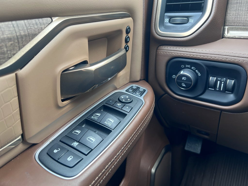 2024 RAM 3500 Limited Longhorn Crew Cab 4x4 8' Box