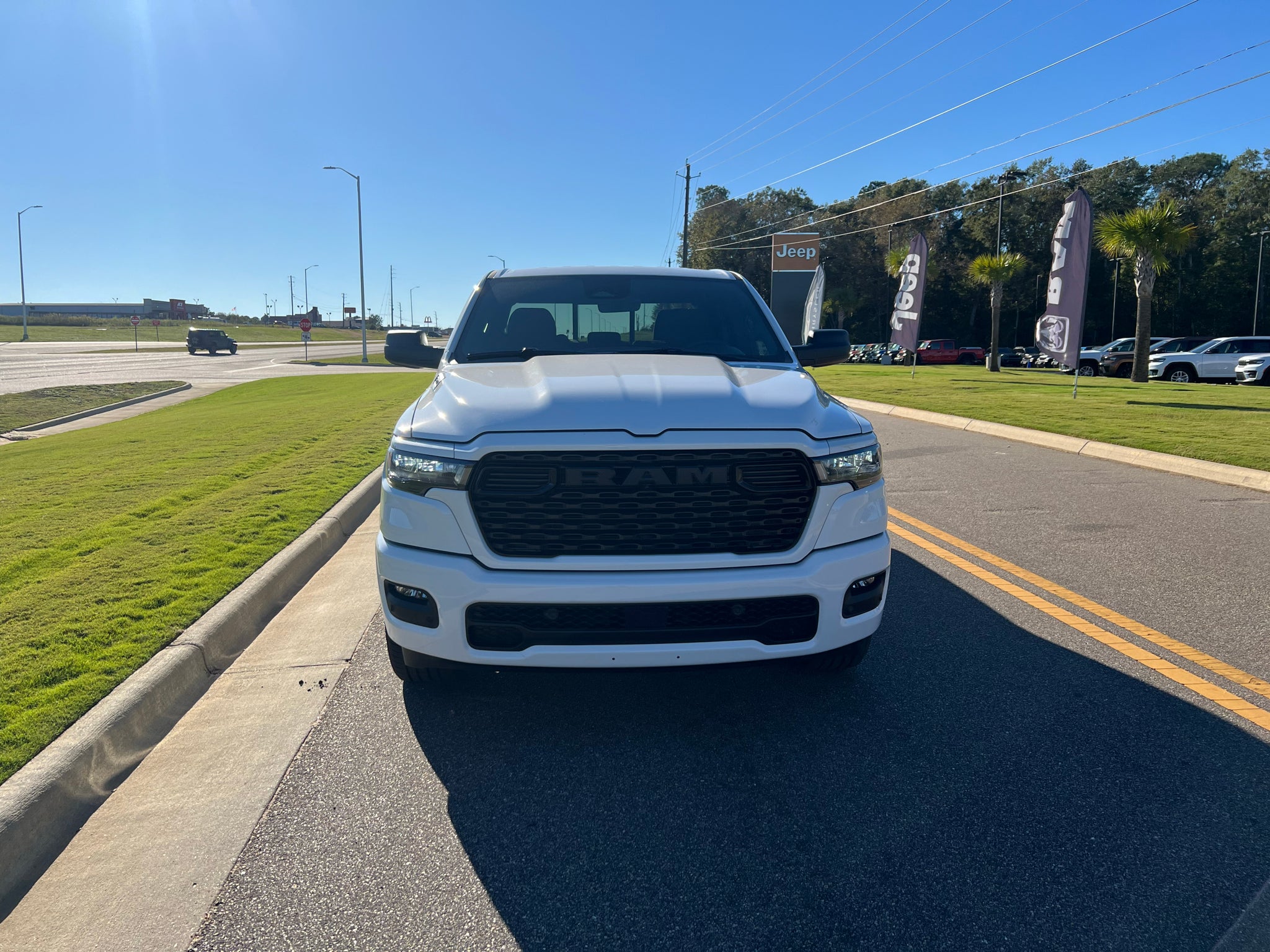 2027 RAM 1500 RAM 1500 EXPRESS CREW CAB 4X2 5'7' BOX