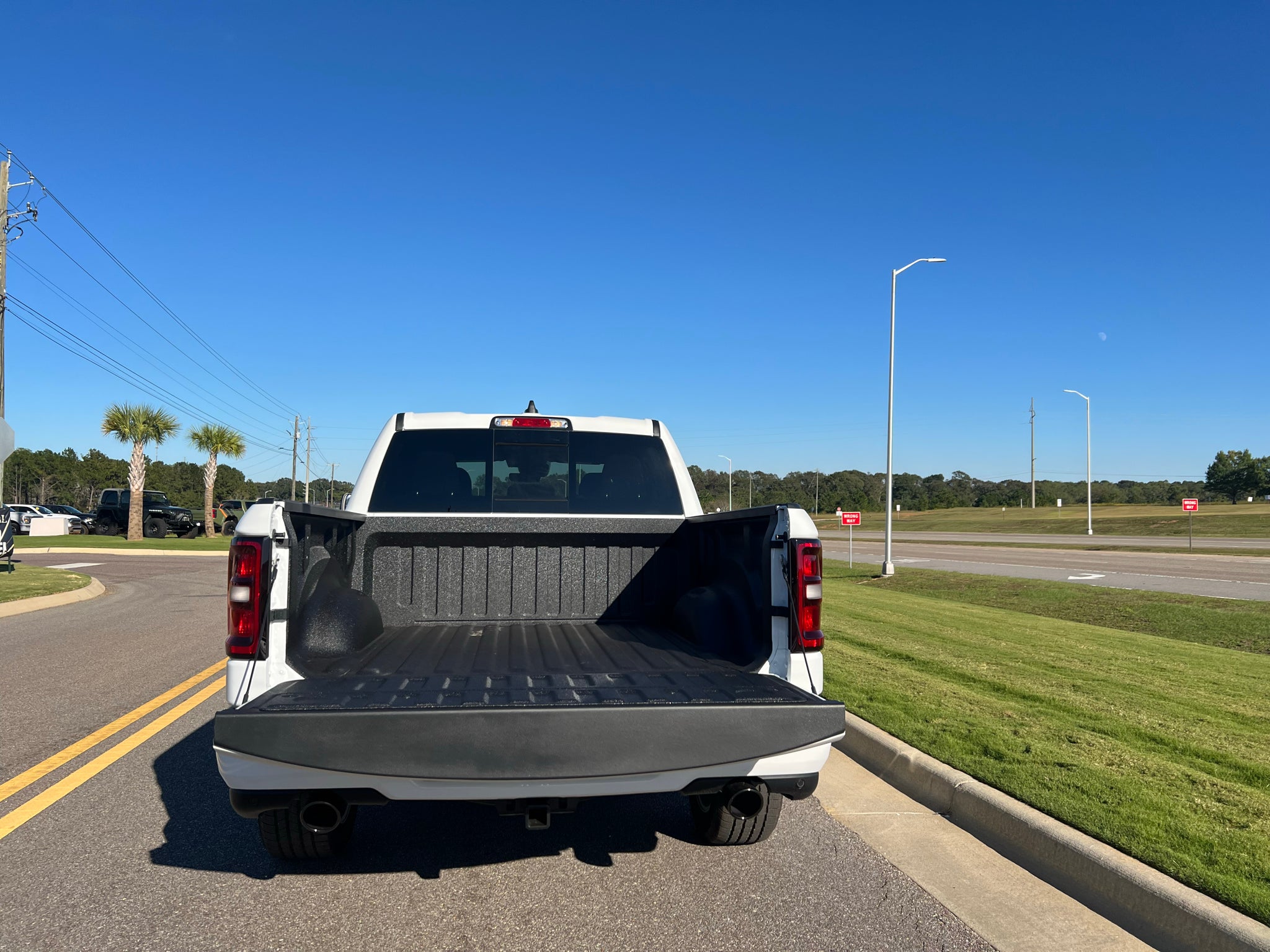 2027 RAM 1500 RAM 1500 EXPRESS CREW CAB 4X2 5'7' BOX