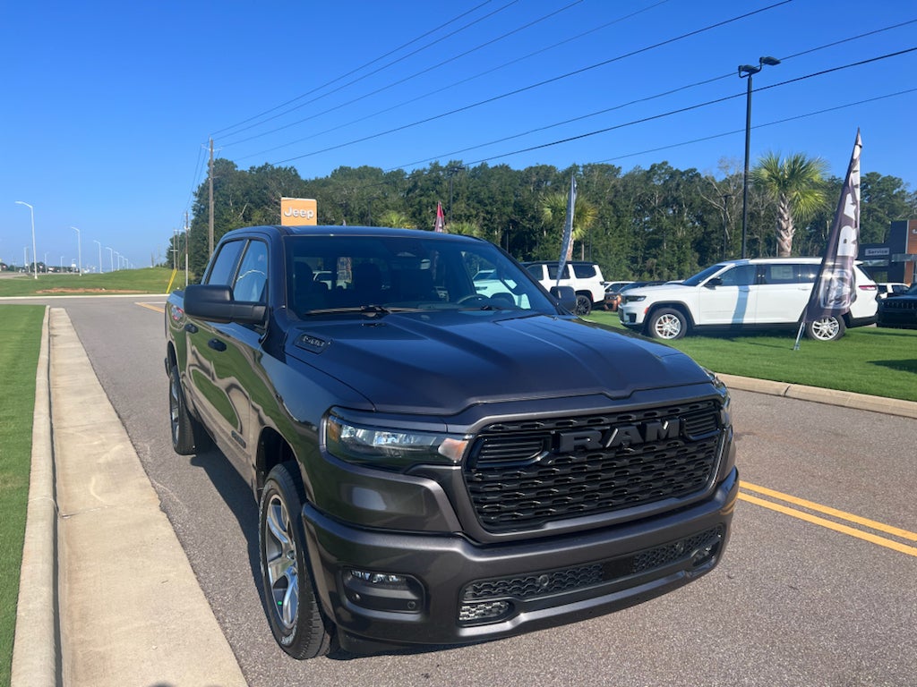 2026 RAM 1500 RAM 1500 EXPRESS CREW CAB 4X2 5'7' BOX