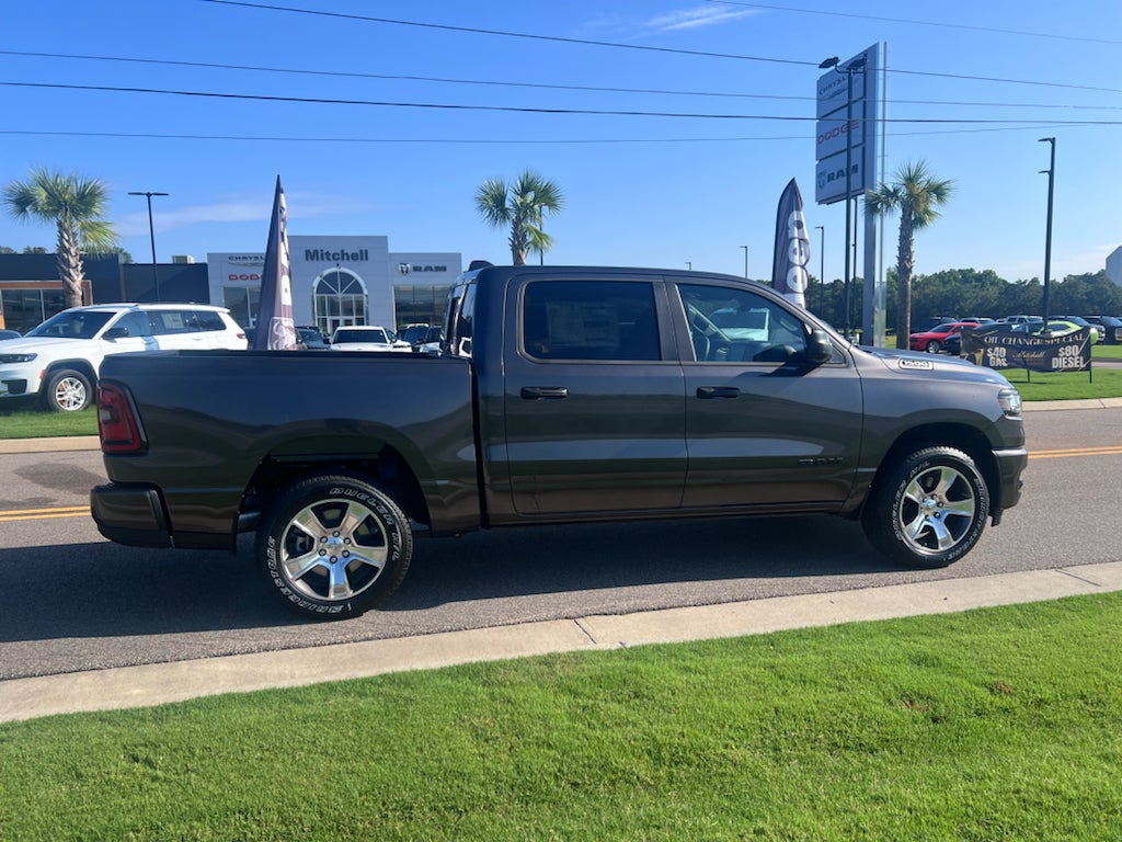 2026 RAM 1500 RAM 1500 EXPRESS CREW CAB 4X2 5'7' BOX