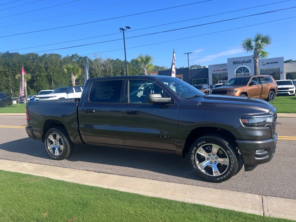 2026 RAM 1500 RAM 1500 EXPRESS CREW CAB 4X2 5'7' BOX