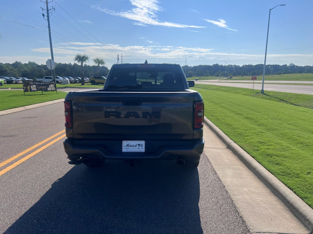 2026 RAM 1500 RAM 1500 EXPRESS CREW CAB 4X2 5'7' BOX