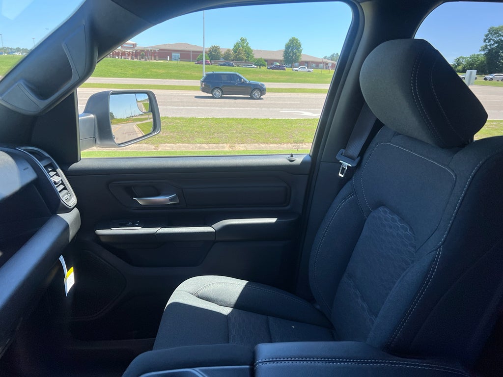 2026 RAM 1500 RAM 1500 EXPRESS CREW CAB 4X2 5'7' BOX