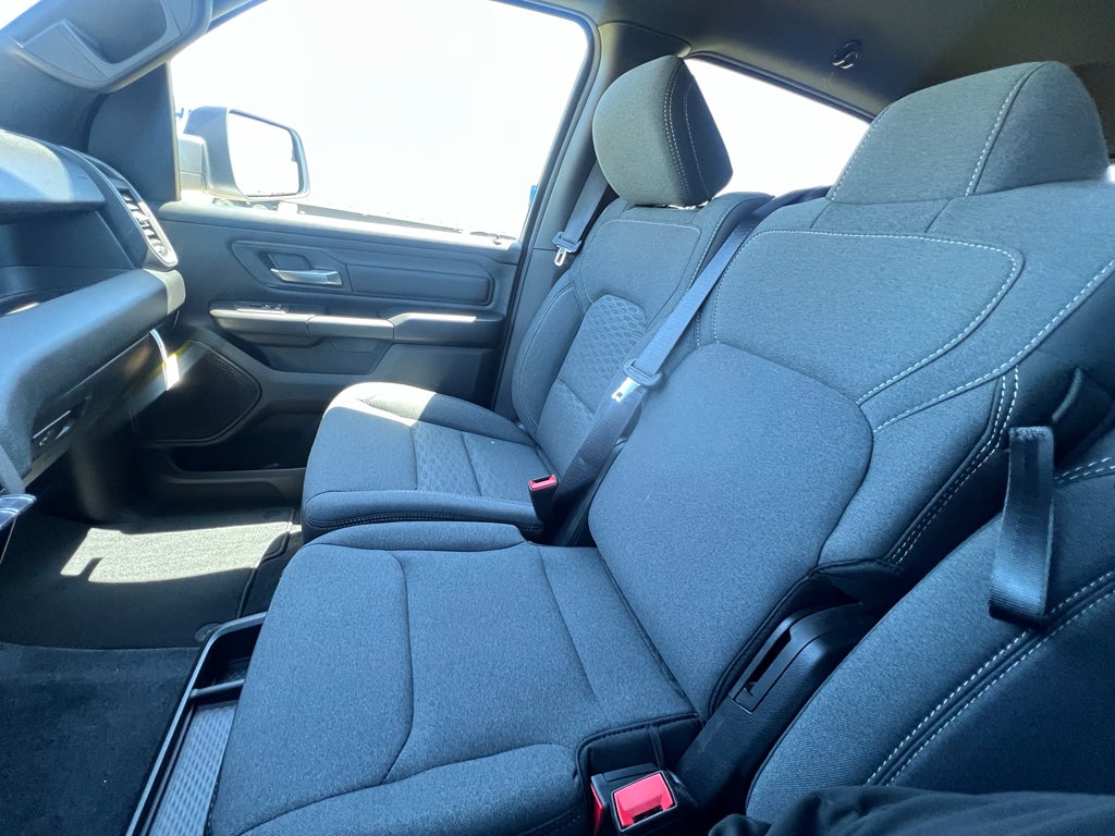 2026 RAM 1500 RAM 1500 EXPRESS CREW CAB 4X2 5'7' BOX