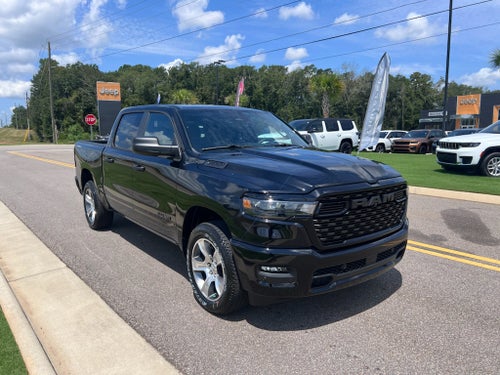 2026 RAM 1500 RAM 1500 EXPRESS CREW CAB 4X2 5'7' BOX