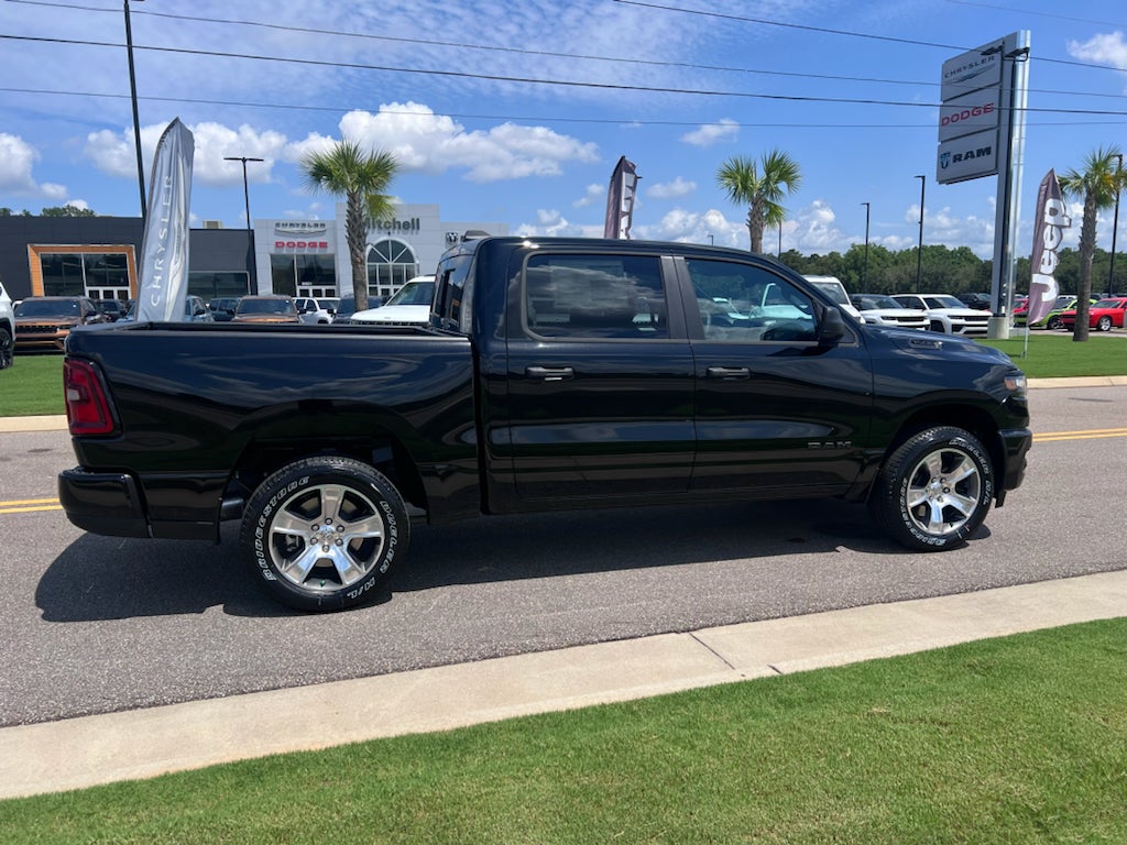 2026 RAM 1500 RAM 1500 EXPRESS CREW CAB 4X2 5'7' BOX