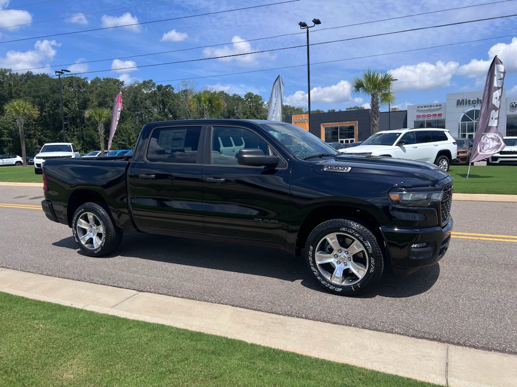 2026 RAM 1500 RAM 1500 EXPRESS CREW CAB 4X2 5'7' BOX