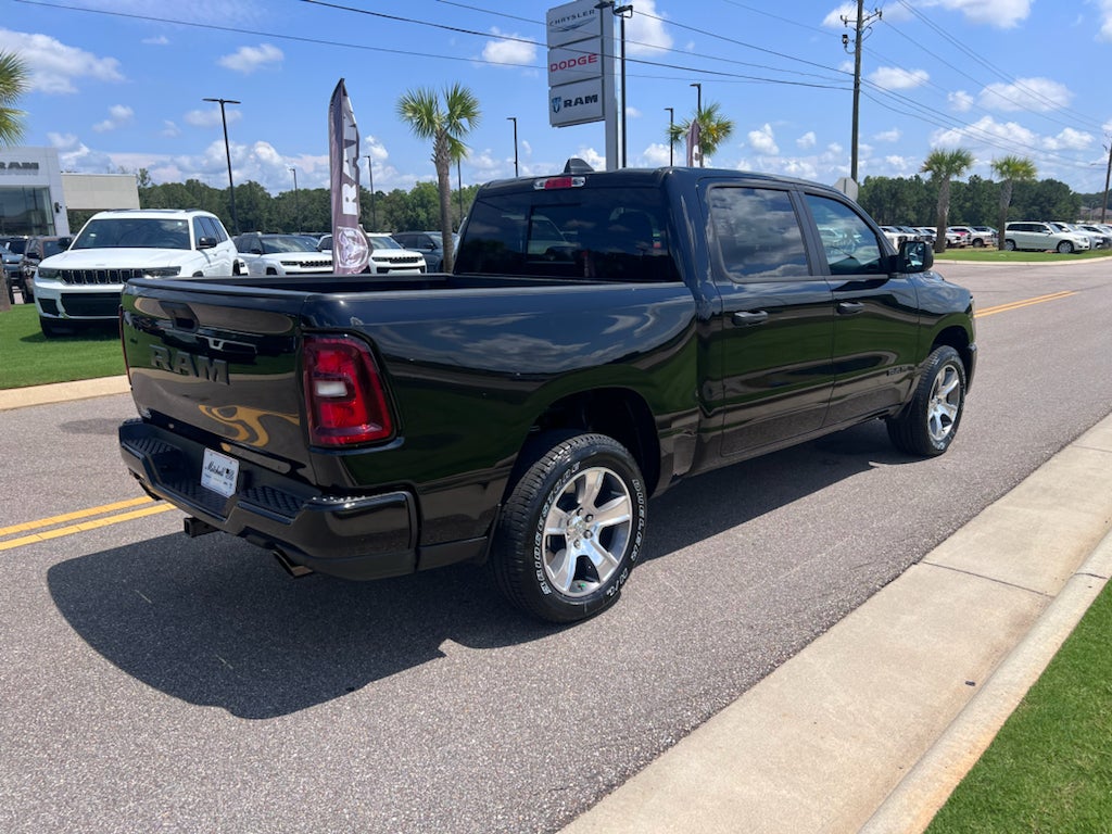 2026 RAM 1500 RAM 1500 EXPRESS CREW CAB 4X2 5'7' BOX