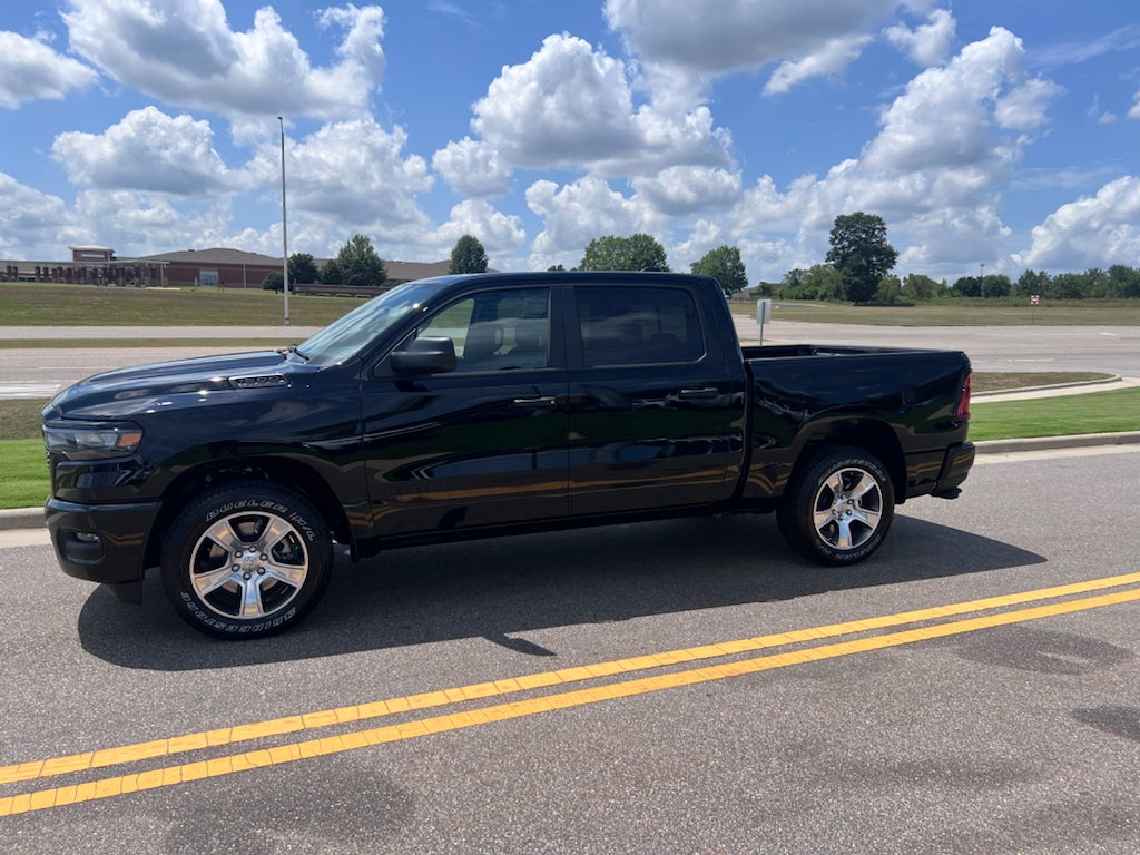 2026 RAM 1500 RAM 1500 EXPRESS CREW CAB 4X2 5'7' BOX