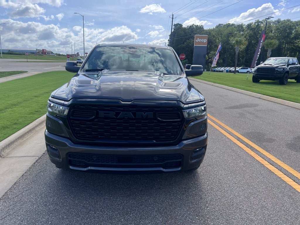 2026 RAM 1500 RAM 1500 EXPRESS CREW CAB 4X4 5'7' BOX