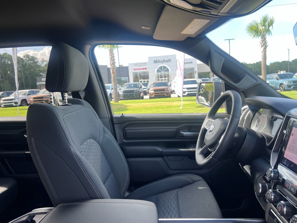 2026 RAM 1500 RAM 1500 EXPRESS CREW CAB 4X4 5'7' BOX