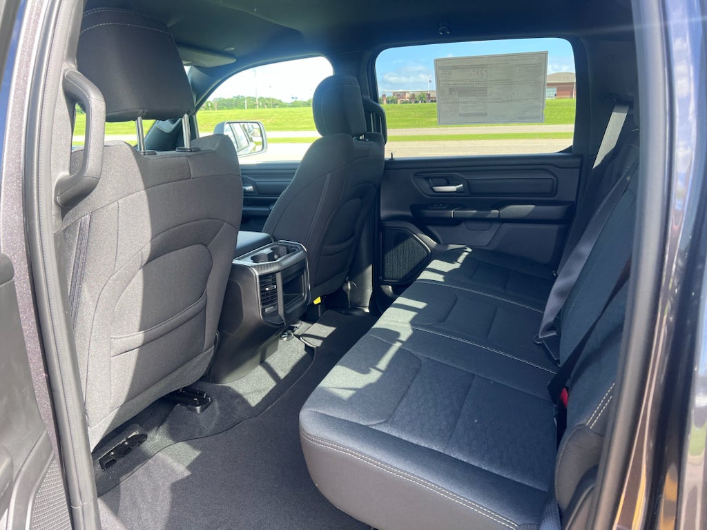 2026 RAM 1500 RAM 1500 EXPRESS CREW CAB 4X4 5'7' BOX