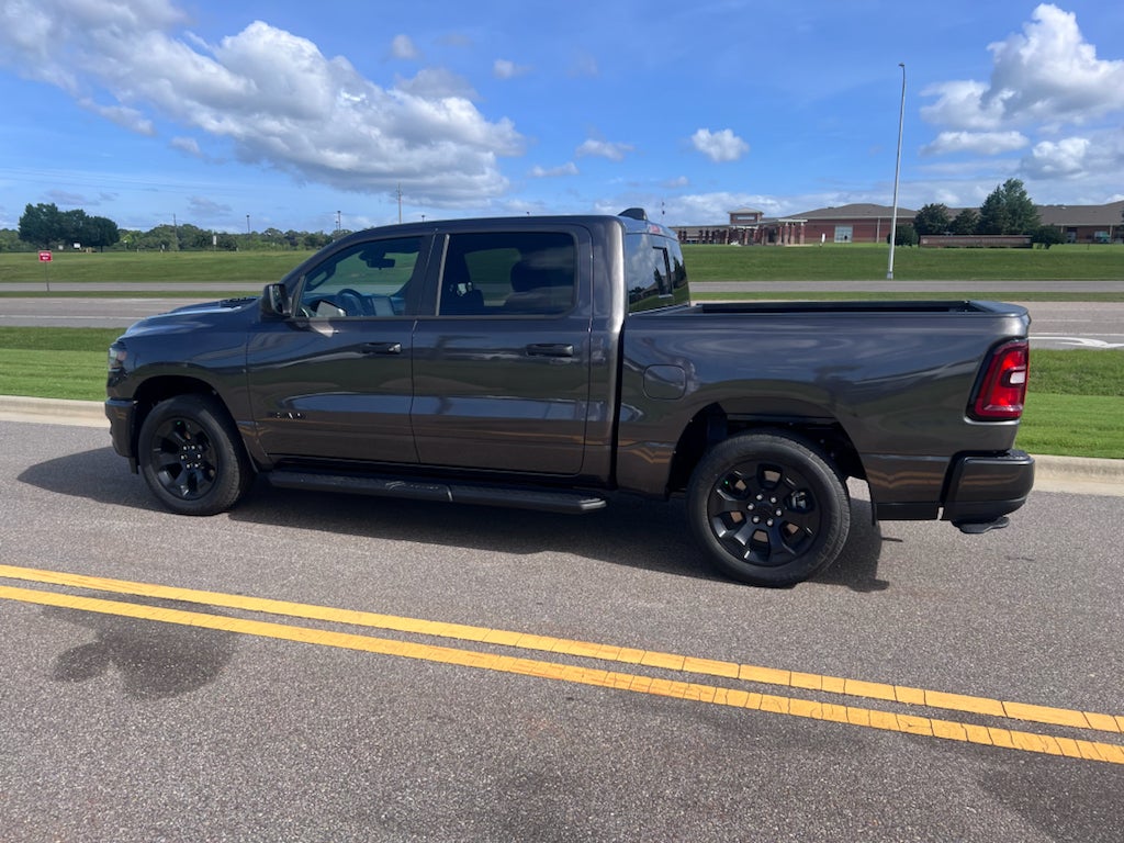 2026 RAM 1500 RAM 1500 EXPRESS CREW CAB 4X4 5'7' BOX