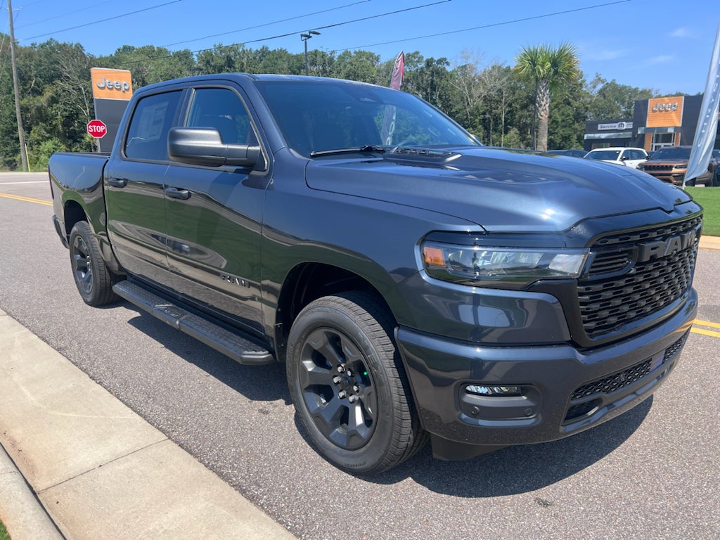 2026 RAM 1500 RAM 1500 EXPRESS CREW CAB 4X4 5'7' BOX