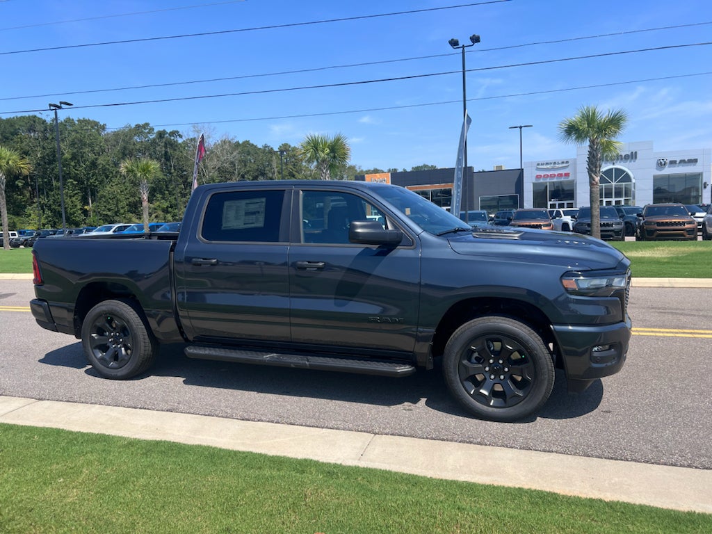 2026 RAM 1500 RAM 1500 EXPRESS CREW CAB 4X4 5'7' BOX
