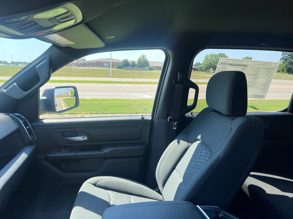 2026 RAM 1500 RAM 1500 EXPRESS CREW CAB 4X4 5'7' BOX