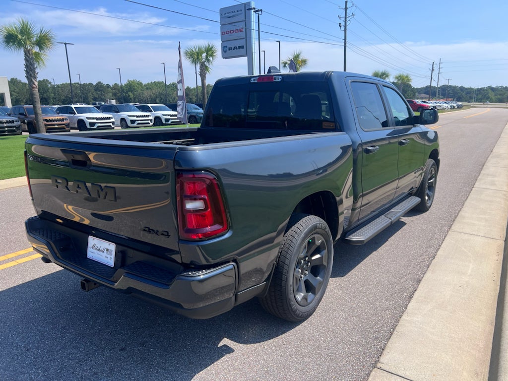 2026 RAM 1500 RAM 1500 EXPRESS CREW CAB 4X4 5'7' BOX