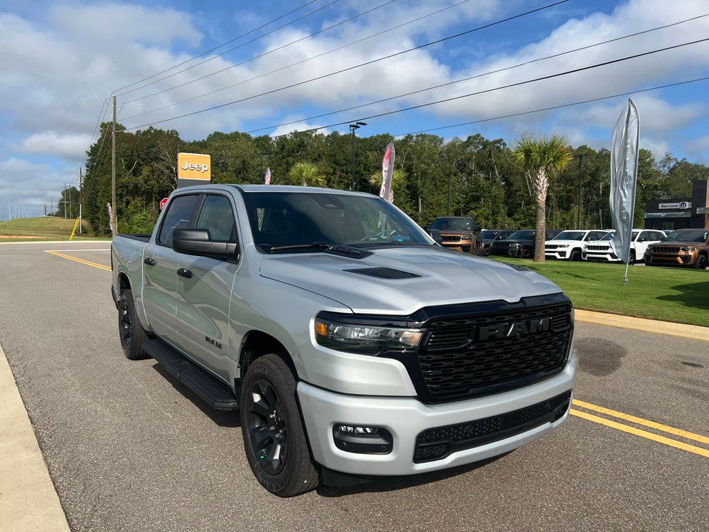2026 RAM 1500 RAM 1500 EXPRESS CREW CAB 4X4 5'7' BOX