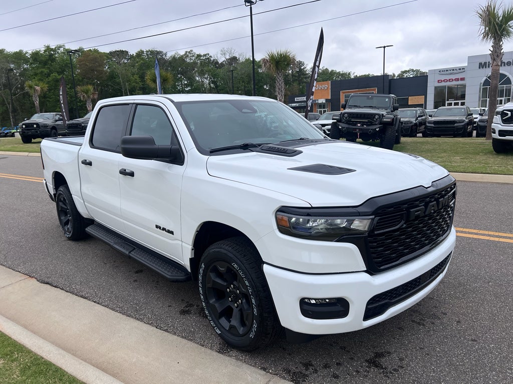 2026 RAM 1500 RAM 1500 EXPRESS CREW CAB 4X4 5'7' BOX