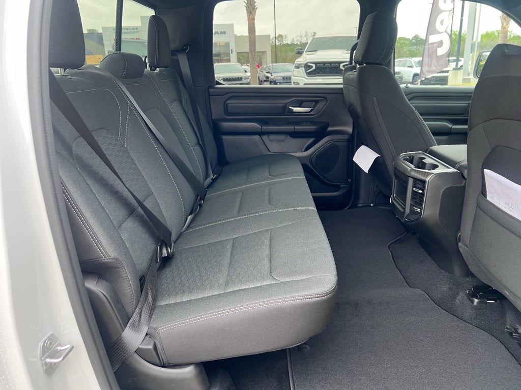 2026 RAM 1500 RAM 1500 EXPRESS CREW CAB 4X4 5'7' BOX