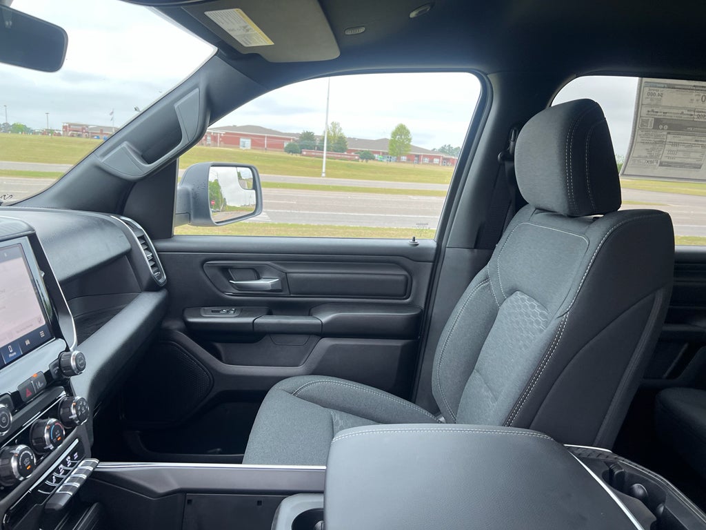 2026 RAM 1500 RAM 1500 EXPRESS CREW CAB 4X4 5'7' BOX