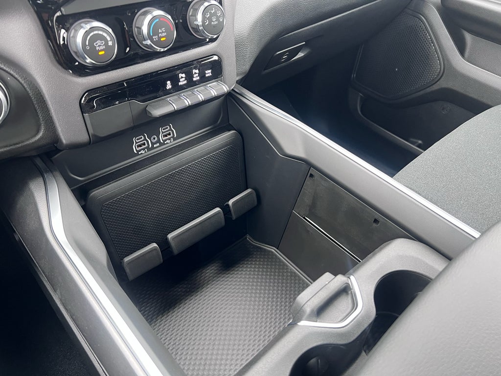 2026 RAM 1500 RAM 1500 EXPRESS CREW CAB 4X4 5'7' BOX