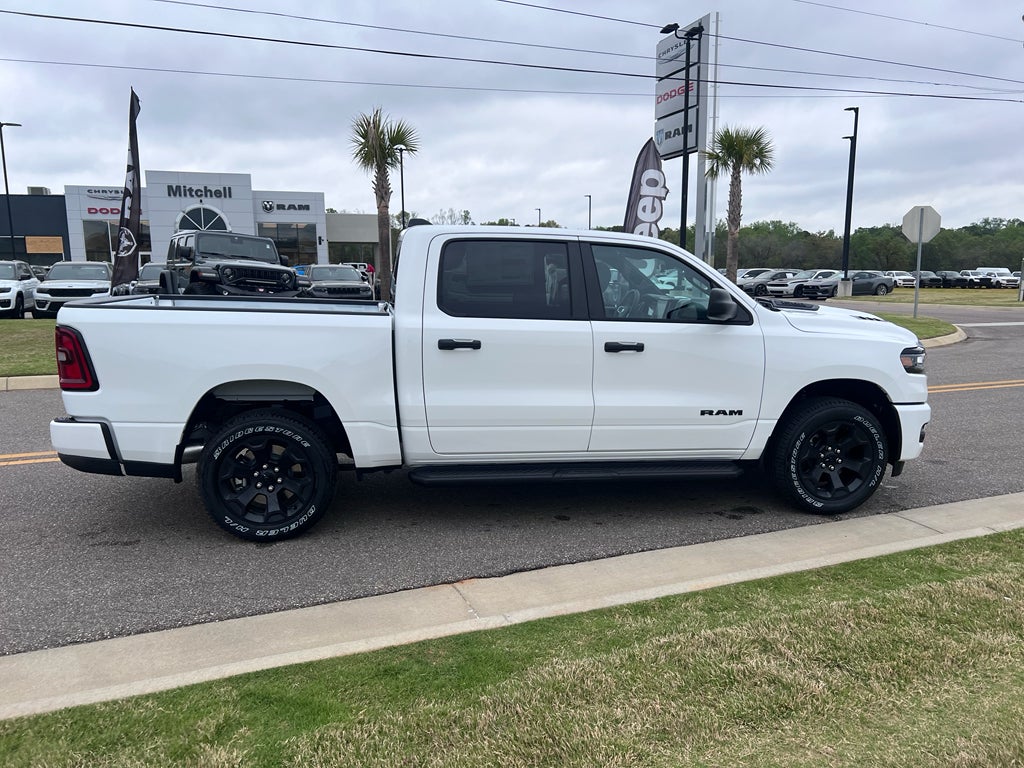 2026 RAM 1500 RAM 1500 EXPRESS CREW CAB 4X4 5'7' BOX