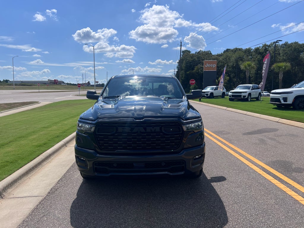 2026 RAM 1500 RAM 1500 EXPRESS CREW CAB 4X4 5'7' BOX