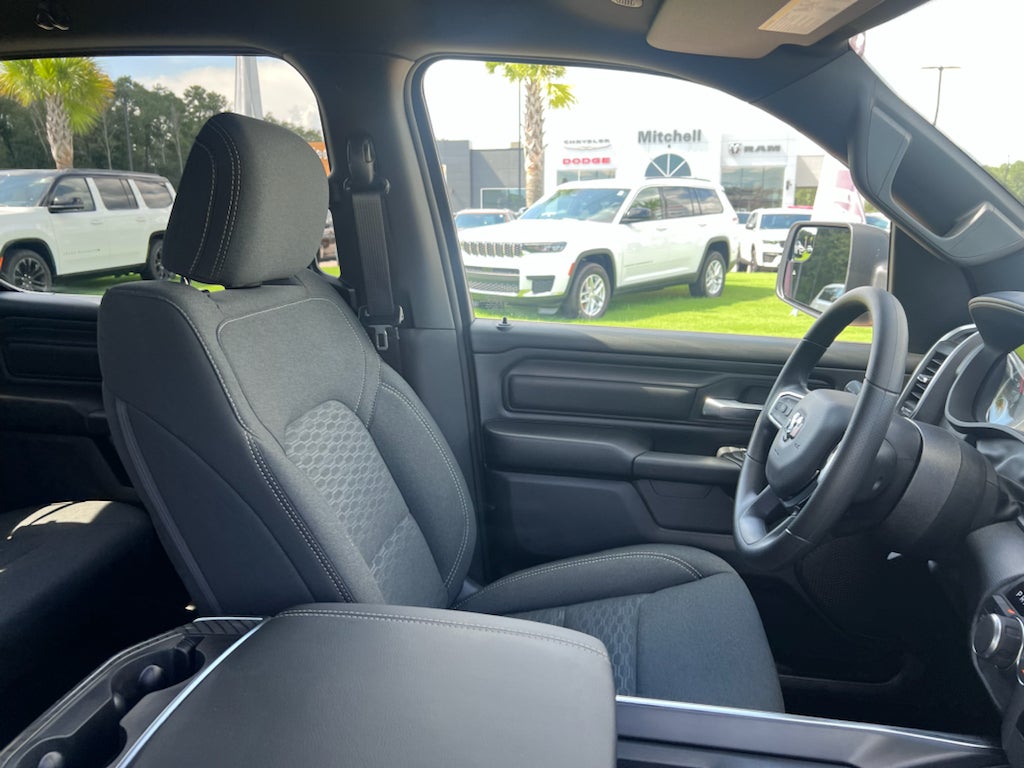 2026 RAM 1500 RAM 1500 EXPRESS CREW CAB 4X4 5'7' BOX