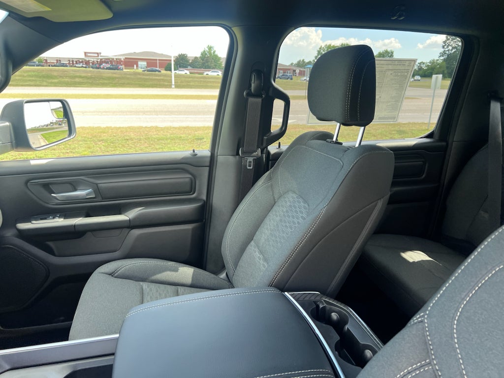 2026 RAM 1500 RAM 1500 EXPRESS CREW CAB 4X4 5'7' BOX