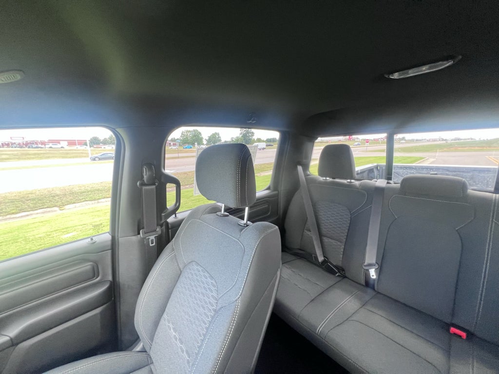 2026 RAM 1500 RAM 1500 EXPRESS CREW CAB 4X4 5'7' BOX