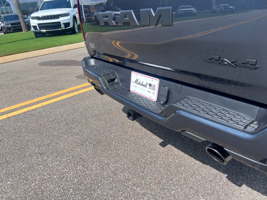 2026 RAM 1500 RAM 1500 EXPRESS CREW CAB 4X4 5'7' BOX