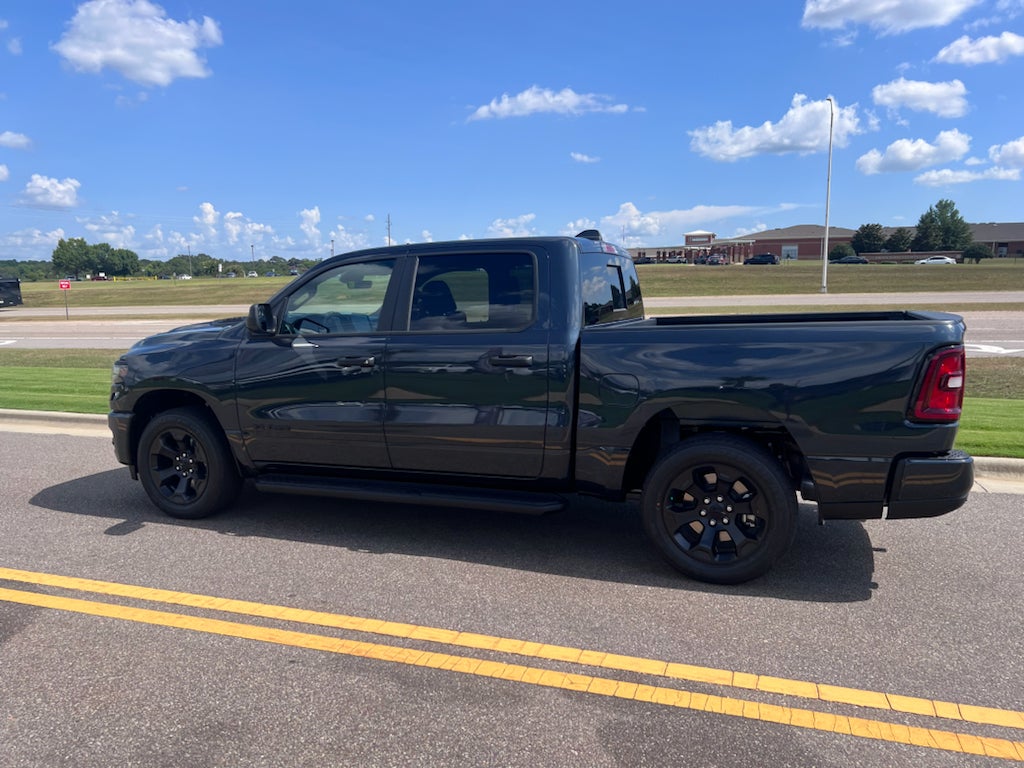 2026 RAM 1500 RAM 1500 EXPRESS CREW CAB 4X4 5'7' BOX
